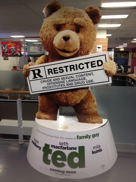 TED テッド ビッグサイズぬいぐるみ テディベア 映画 ハリウッド 洋画 くま TED テッド ビッグサイズぬいぐるみ テディベア 映画 ハリウッド