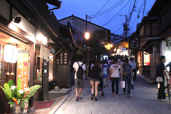 清水寺 千日詣り_e0048413_2301937.jpg