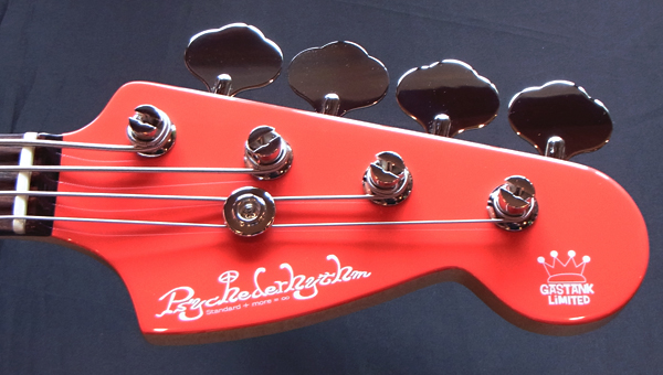 「Fiesta RedのGastank Bass 1本目」が完成しました!_e0053731_1817922.jpg