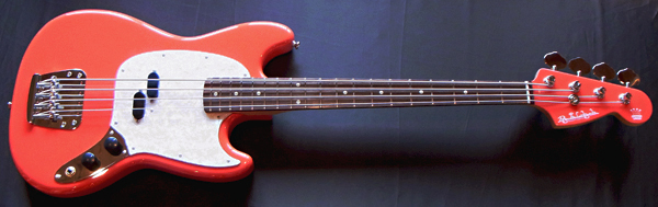 「Fiesta RedのGastank Bass 1本目」が完成しました!_e0053731_18211020.jpg