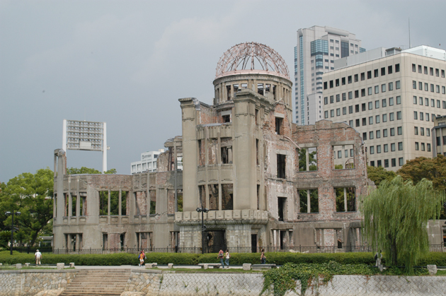 原爆ドームが保存された理由~風化するから遺産を残す_e0171573_22332139.jpg