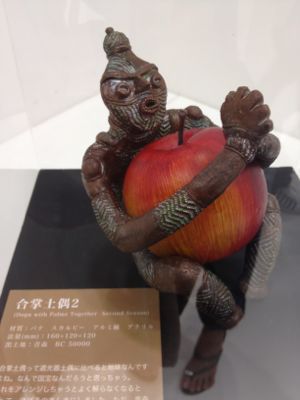 合掌土偶_a0134394_14394472.jpg