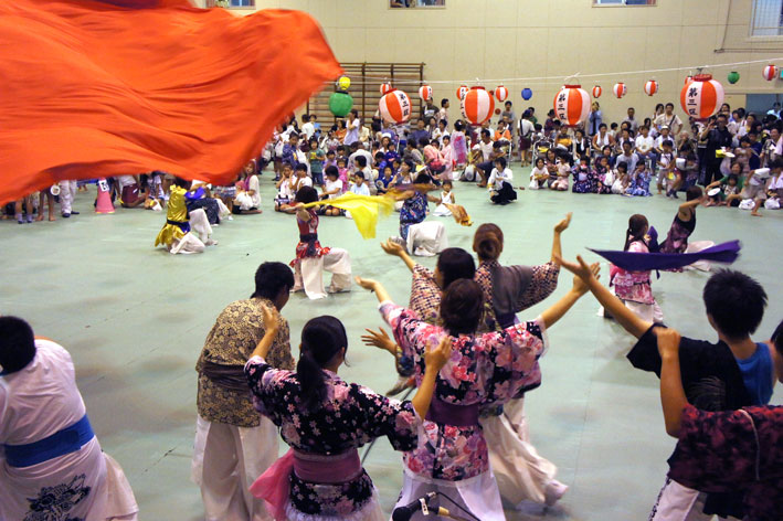 昨夜は納涼夏祭りでにぎわう_b0145296_23181078.jpg
