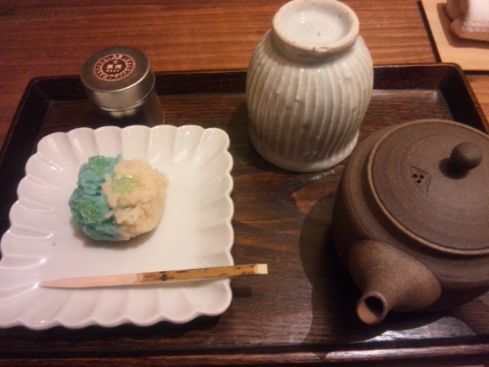 丸の内で美味しいお茶を一服♪「嘉木(かぼく)」@一保堂茶舗_b0051666_813893.jpg