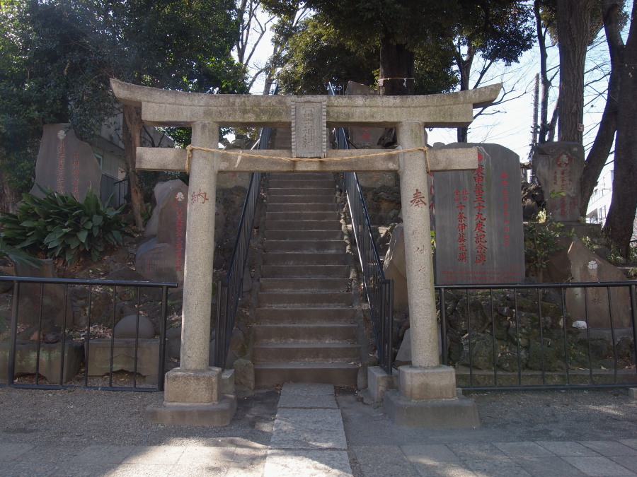 冨士神社[十条冨士塚] (北区中十条2丁目)_e0163471_1648785.jpg