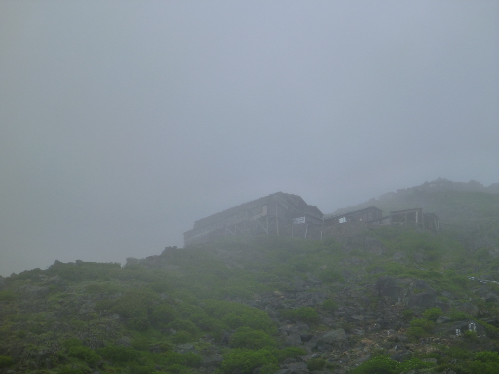 雨の木曽御嶽山（富士登山トレーニングツアー）（4）　1日目…9合目まで_e0195587_20375786.jpg