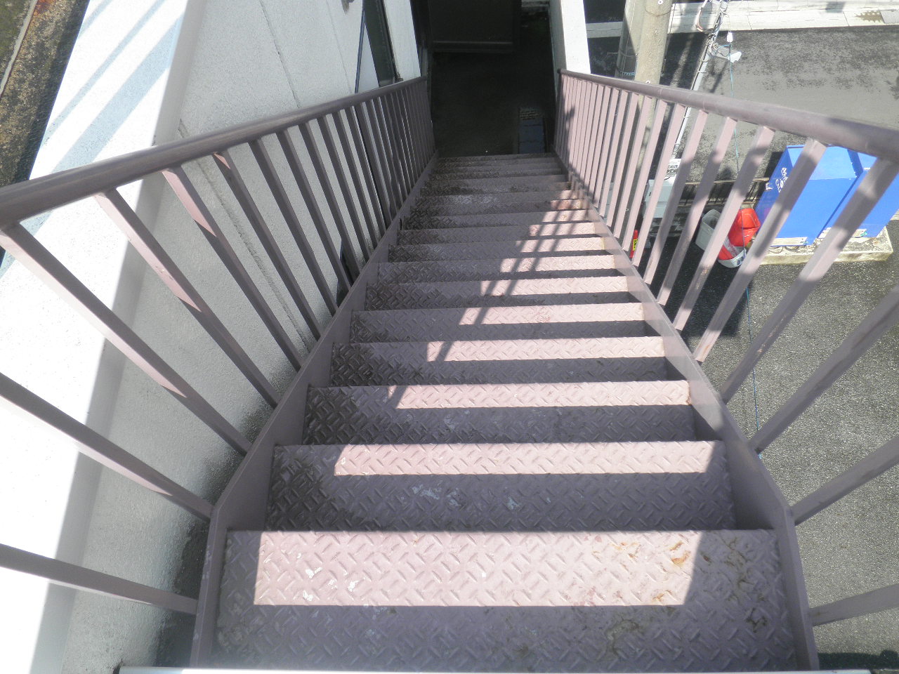外部階段塗装②-3_e0164638_1451955.jpg