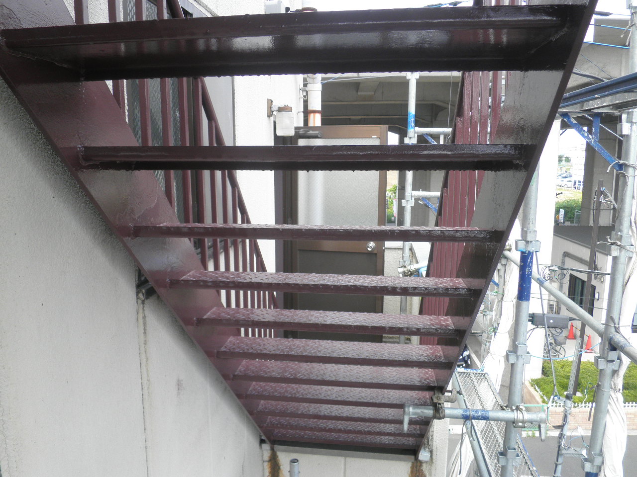 外部階段塗装②-3_e0164638_14534826.jpg