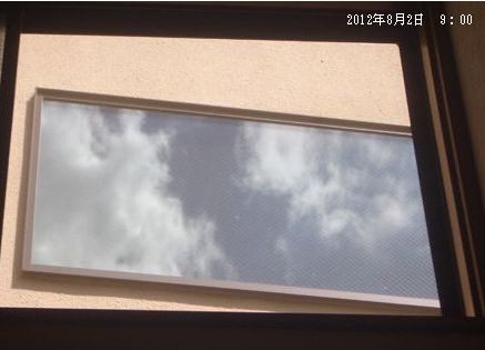 夏の晴天：　定点観測　その2　＠隣家の窓_b0044404_917513.jpg