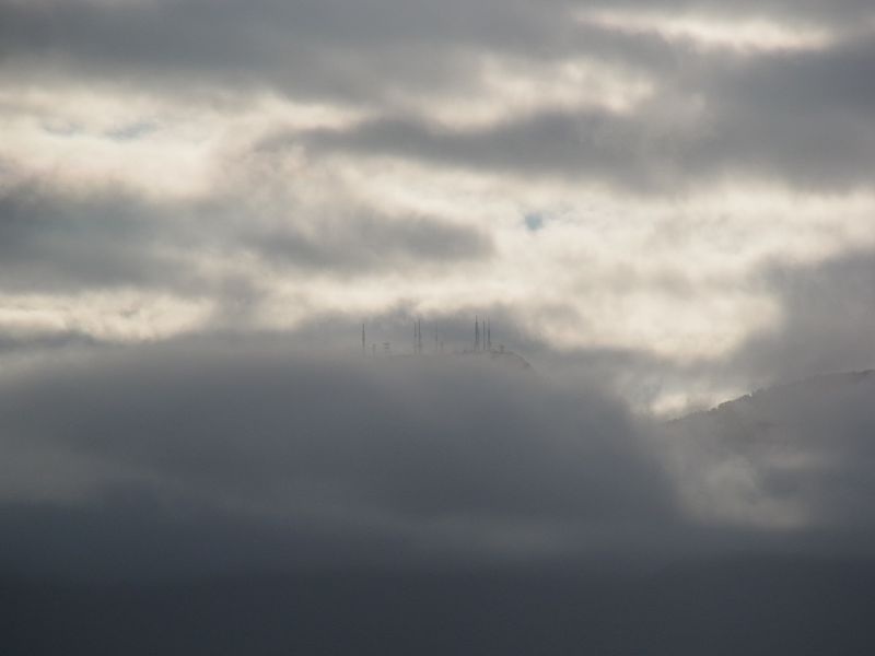 雲に覆われる札幌_c0025115_23355116.jpg