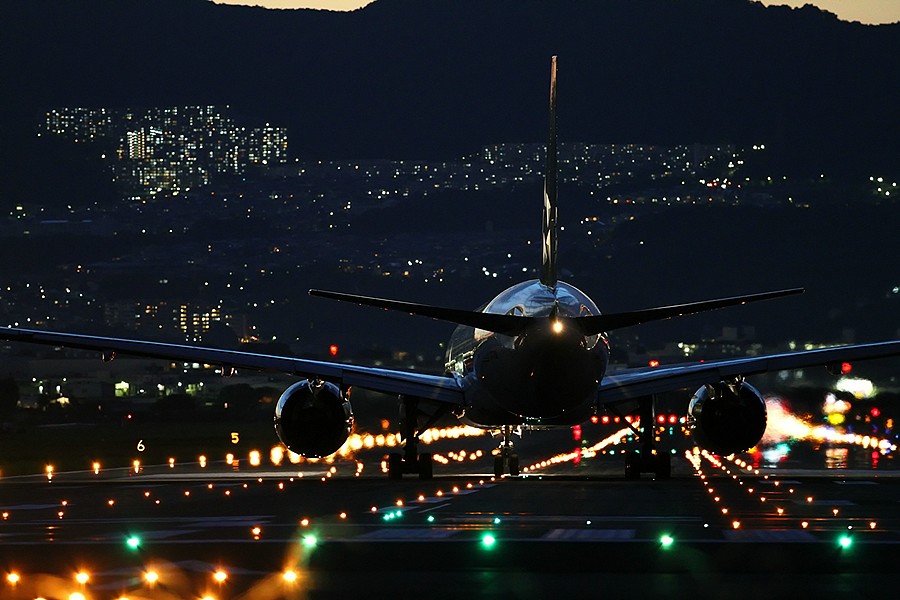 伊丹空港の夜景 日没後編 横田君のお気軽写真箱