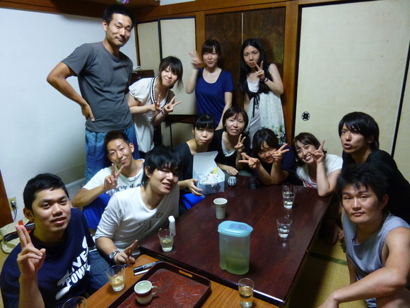 今日もたくさんの方がお手伝いに来てくれました!_a0080406_15155685.jpg