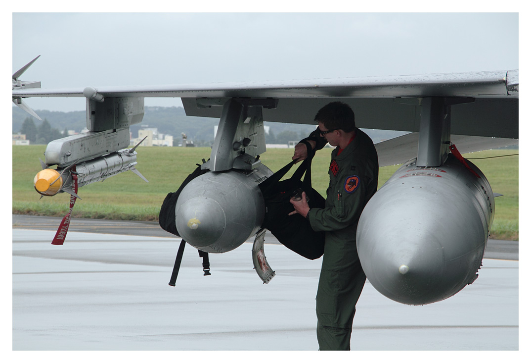 横田基地日米友好祭2012 F-16(その一）_e0214724_22431834.jpg