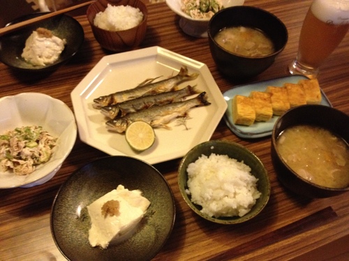 「焼き魚のある朝食」_d0097644_2313882.jpg