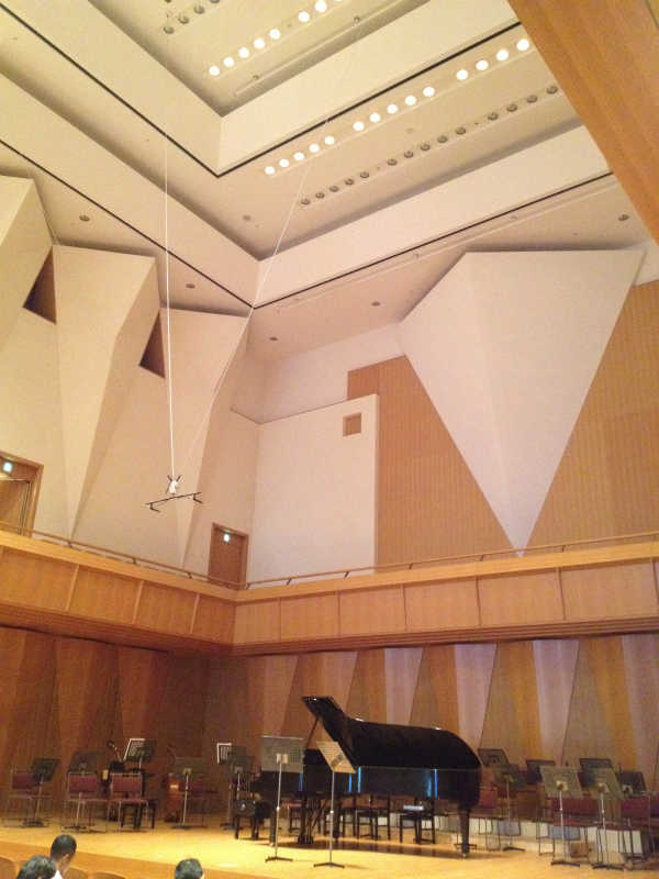 音楽ホール探索3 三鷹芸術文化会館「風のホール」_d0027290_537896.jpg