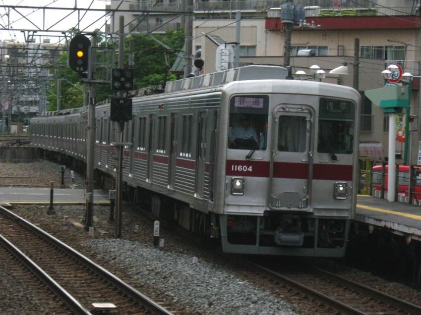 ６月の鉄活動から：くねる電車たちｉｎ牛田_d0044222_19554069.jpg