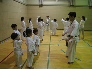 西町教室 残暑厳しいですが元気に稽古!_c0118332_2218164.jpg