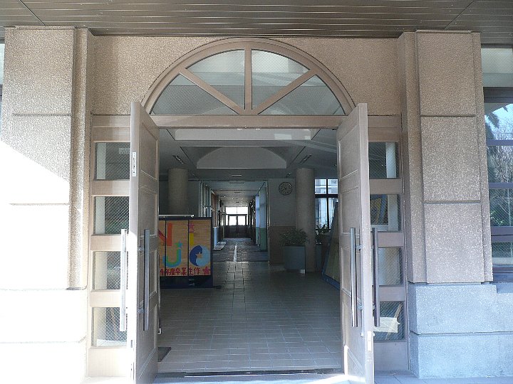 京都市立二条中学校 特別教室棟 レトロな建物を訪ねて