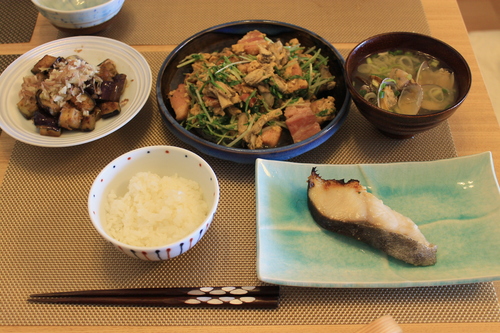 ある日の朝食　逆さまな可哀想なお魚。。。編。。。_b0238161_23364271.jpg