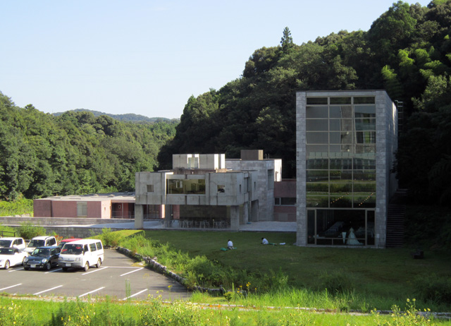 秋吉台国際芸術村 秋吉台国際芸術村 | AIR_J：日本全国のアーティスト・イン