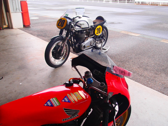 CB750fcキャンセルでたので再投します‼️