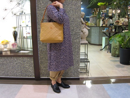 クレドランから美しい革キルティングです。_c0227633_2373665.jpg