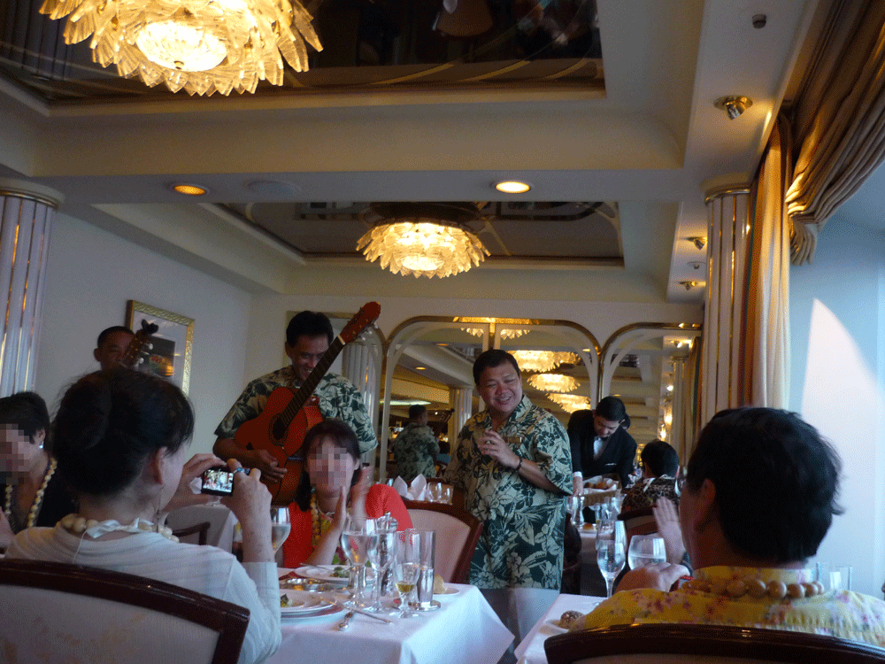 hula on asuka　夕食_c0025431_19421739.gif