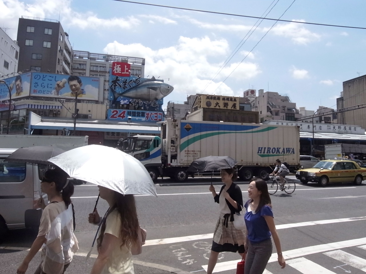 déjeuner dans le marché aux poisson de Tsukiji - 築地場外「おか戸」でランチ_a0231632_14111382.jpg