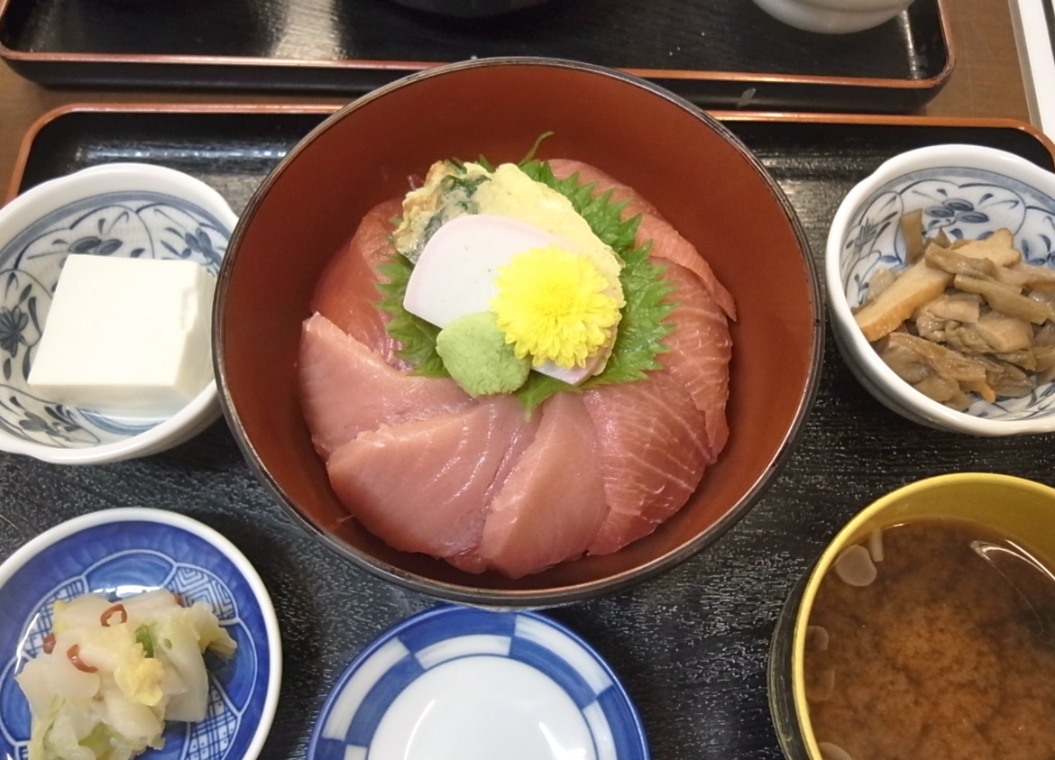 déjeuner dans le marché aux poisson de Tsukiji - 築地場外「おか戸」でランチ_a0231632_14132532.jpg