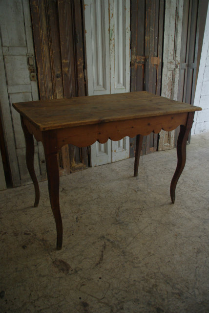 Small Pine Table_c0143989_1834392.jpg