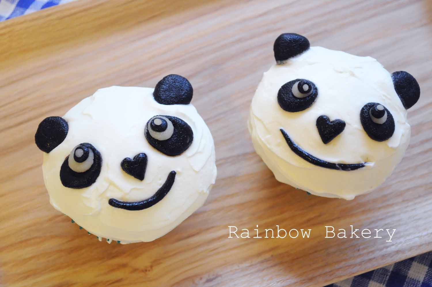 Panda cupcake_e0267948_10494637.jpg