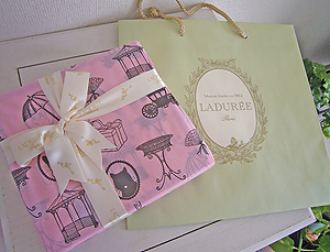 LADUREE_f0170352_1994325.jpg