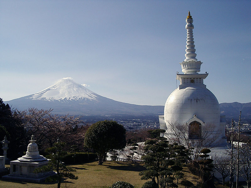 静岡県御殿場シリーズ　　仏舎利塔_b0011584_1024189.jpg