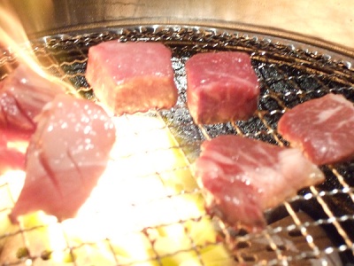 /// ついに借りてまいりました『うし田のまるごと一頭 ぎゅうぎゅう』プレート ///_f0112434_1813379.jpg