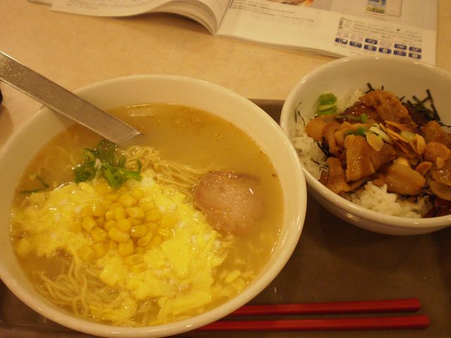 ふわたまラーメン＋チャーシュー丼＠すがきや（カナート）_a0117520_20121039.jpg