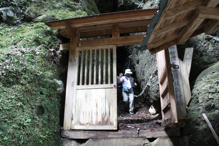 四国の山 (桑瀬峠・・・岩屋寺）_c0115938_21411150.jpg