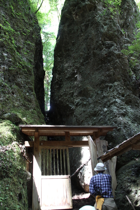 四国の山 (桑瀬峠・・・岩屋寺）_c0115938_2144416.jpg