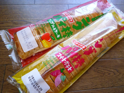 【菓子パン】ローングパイ棒 アップル＆ケーキ＠ヤマザキ_c0152767_202240100.jpg