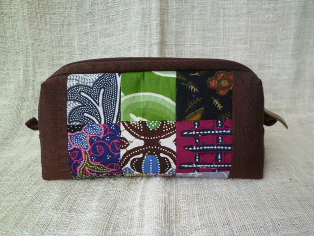 Patchwork Pouch_f0058036_1215293.jpg