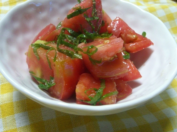 「トマトと大葉の夏サラダ」_a0214374_11131063.jpg