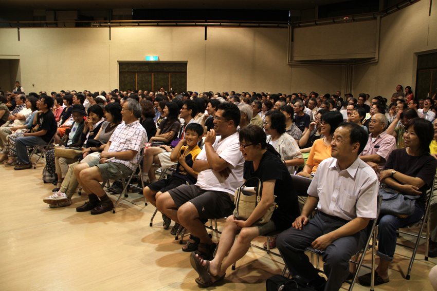 椎名誠氏による講演会が写真の町・東川町で行われました!_b0187229_114483.jpg