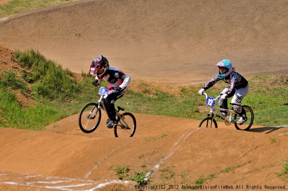 ２０１２JBMXFジャパンシリーズ第4戦in上越金谷山VOL6：ガールズ１３−１４/１５才以上決勝_b0065730_1334848.jpg