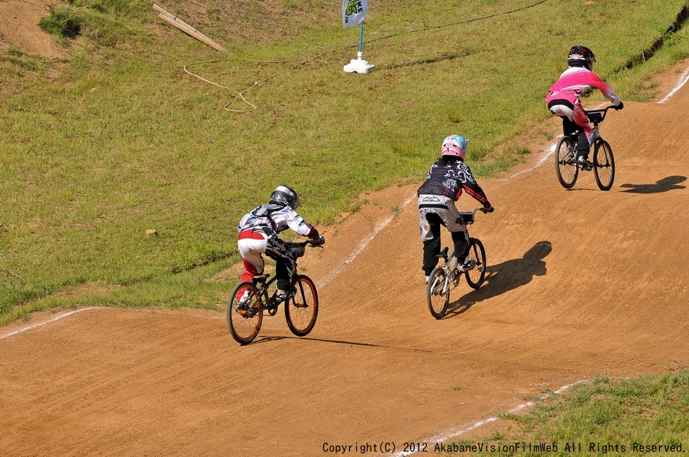 ２０１２JBMXFジャパンシリーズ第4戦in上越金谷山VOL6：ガールズ１３−１４/１５才以上決勝_b0065730_13354876.jpg