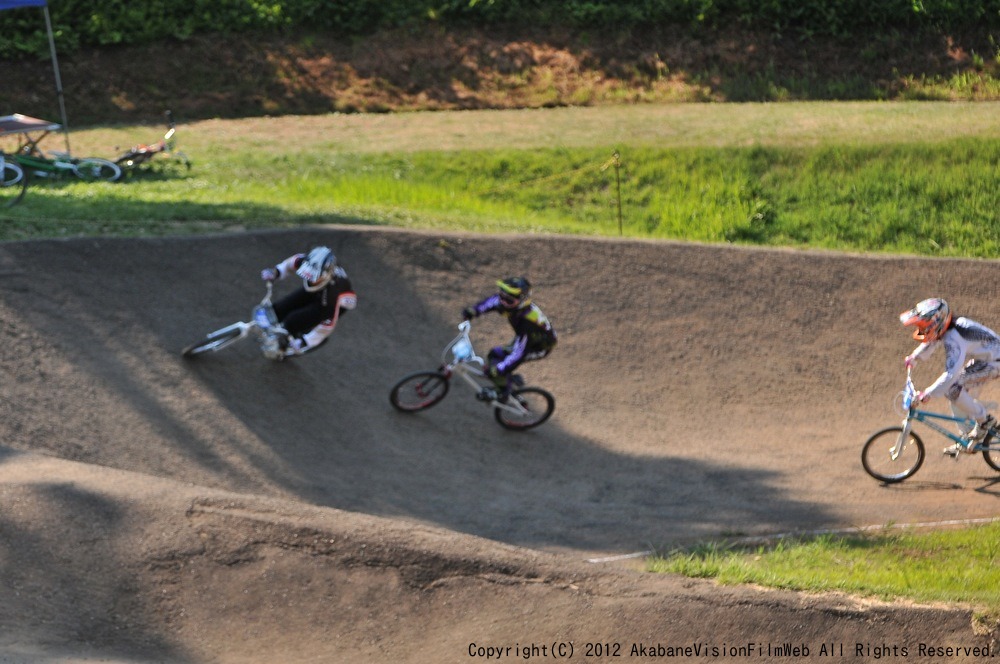 ２０１２JBMXFジャパンシリーズ第4戦in上越金谷山VOL6：ガールズ１３−１４/１５才以上決勝_b0065730_13405371.jpg