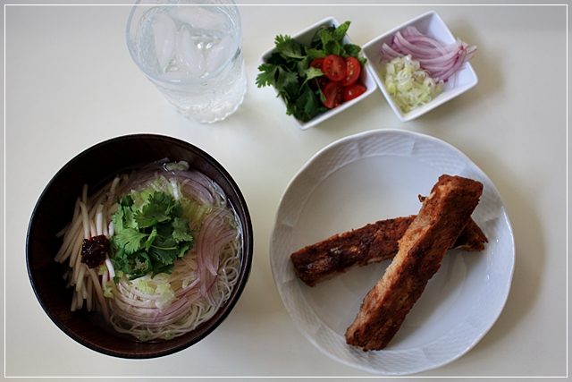 お素麺でベトナム料理のフォー_e0185225_10422112.jpg