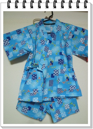 久しぶりに人間の?子供服を作りました_b0175688_12342830.jpg