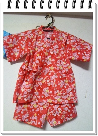 久しぶりに人間の?子供服を作りました_b0175688_12343653.jpg