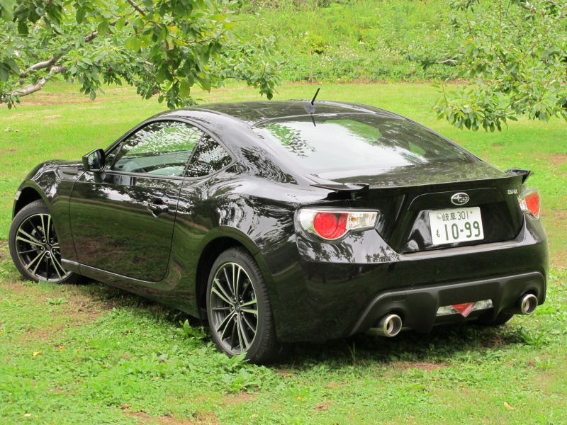 美味しいBRZが放つスポーツ性能と夏の味覚を比較する_f0076731_22394468.jpg