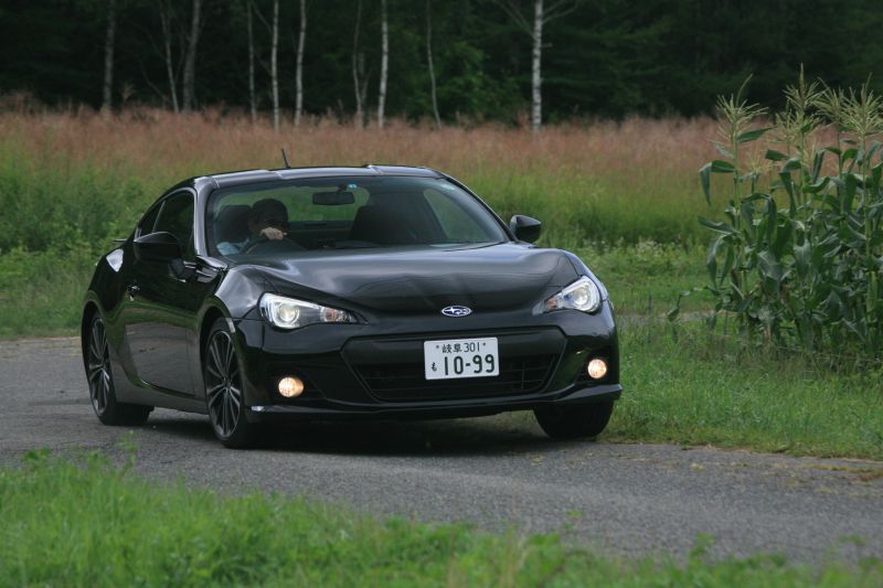 美味しいBRZが放つスポーツ性能と夏の味覚を比較する_f0076731_22494129.jpg
