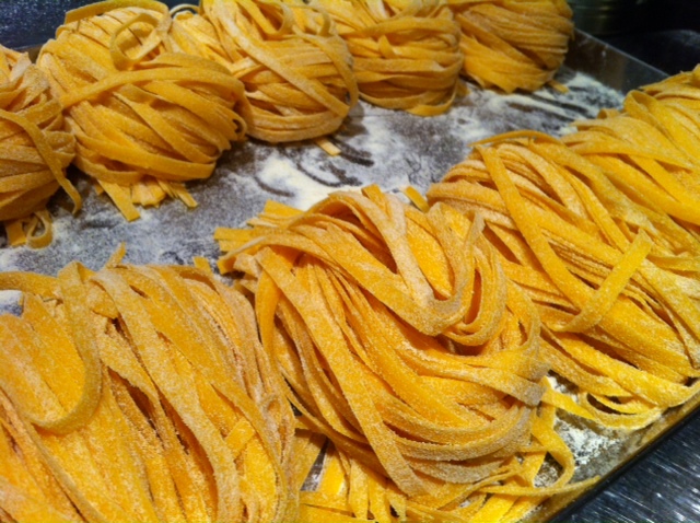 8月31日(金)のランチメニュー&手打ちパスタの季節になりますね。_d0243849_23461724.jpg